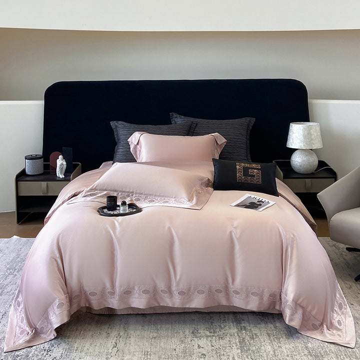 Elegant cotton satin bed set with jacquard-woven contrast border
