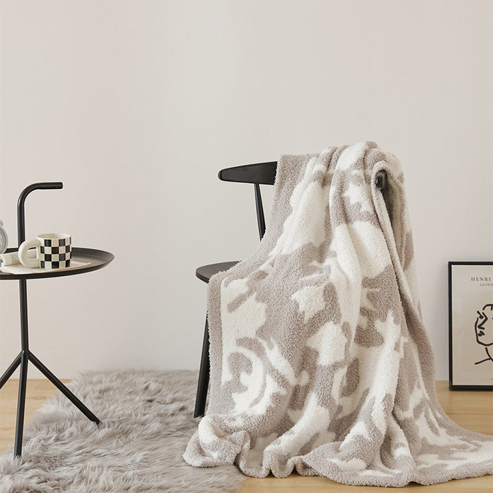 Plush Reversible Sherpa Fleece Throw Blanket with Oversized Damask Pattern