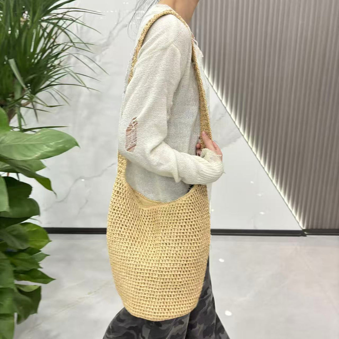 Hand-knotted shoulder bag with modern design Stornfield