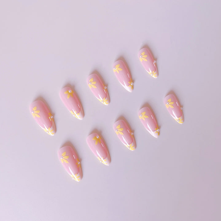 Artificial Nail Set with Floral Accents Stornfield