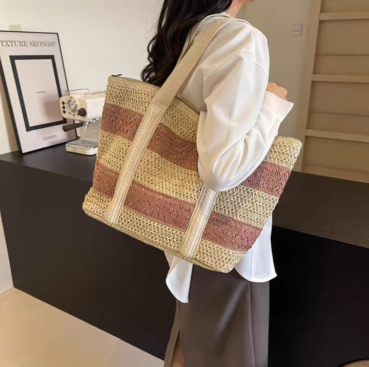 Stylish beach bag with structured design Stornfield