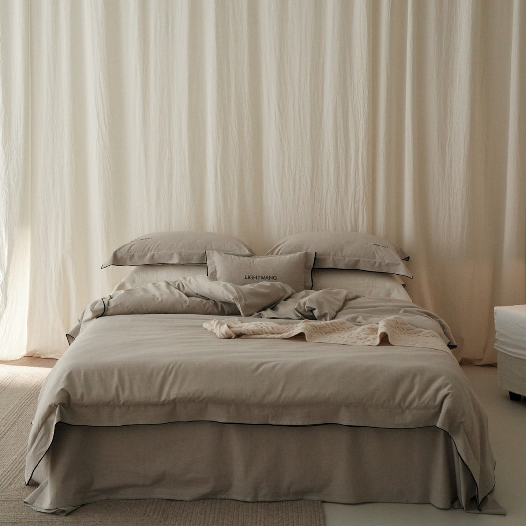 Reversible Linen-Blend Duvet Cover Set with Contrasting Piped Edge and Pillow Shams