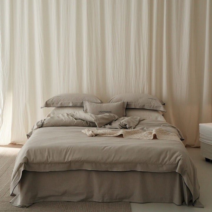 Reversible Linen-Blend Duvet Cover Set with Contrasting Piped Edge and Pillow Shams