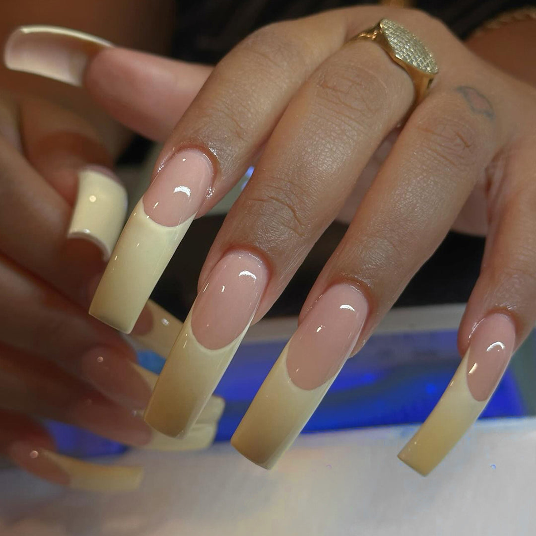 Nail set with elegant French tips Stornfield