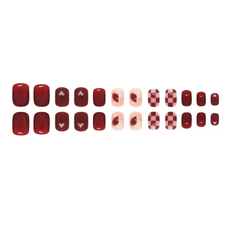 Trendy nail art with elegant accents Stornfield