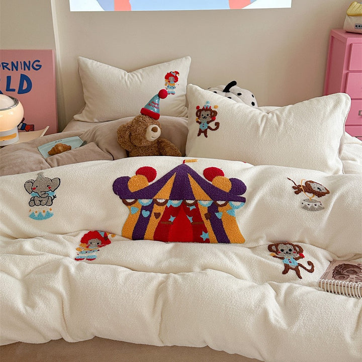 Cozy children's bedding set made of microfleece with Christmas tree and animal appliqué