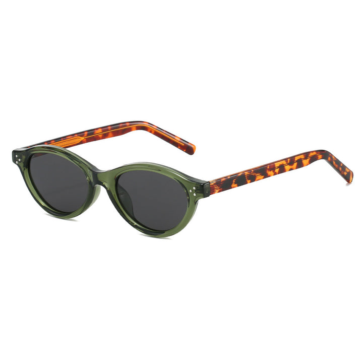 Women Cat-Eye Sunglasses with elegant, transparent frame and UV400 protection Stornfield
