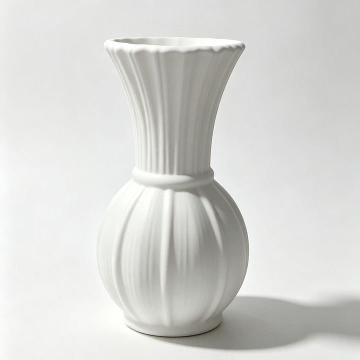 Elegant Ribbed Flower Vase Stornfeild