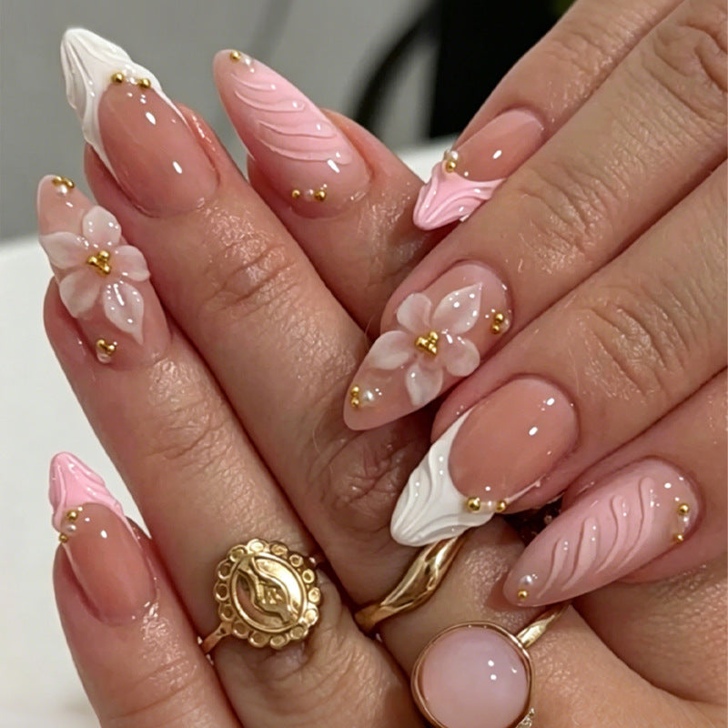Nail art set with creative 3D flower decorations Stornfield