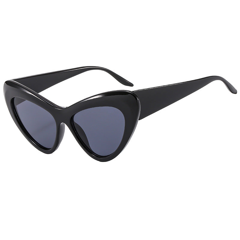 Women Cat-Eye Sunglasses in Distinctive Design Stornfield