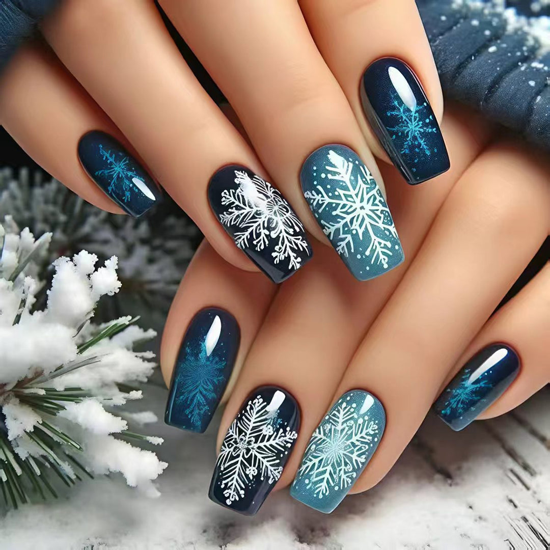 Creative Artificial Nails in Winter Snowflake Design Stornfield