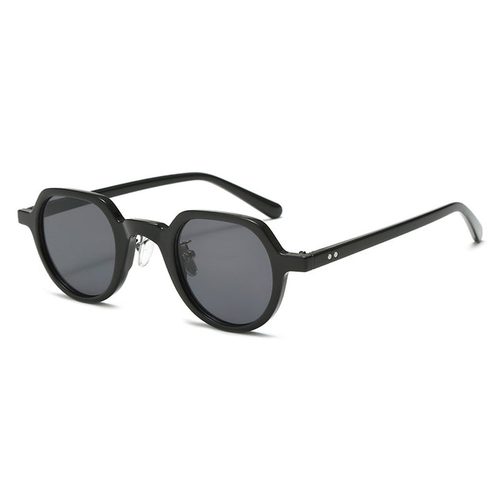 Women's round sunglasses with modern plastic frame and UV protection Stornfield