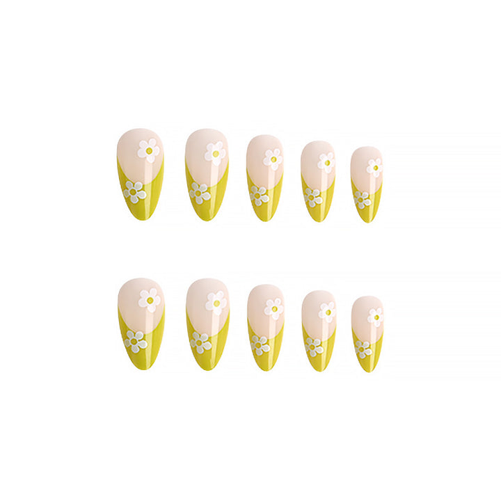 Artistic nails with flower design Stornfield
