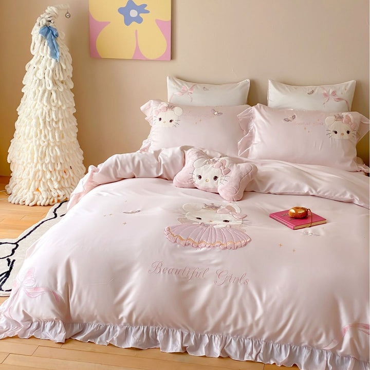 Children's bedding set made of cotton satin with embroidered cat appliqué, ruffle, and decorative pillow