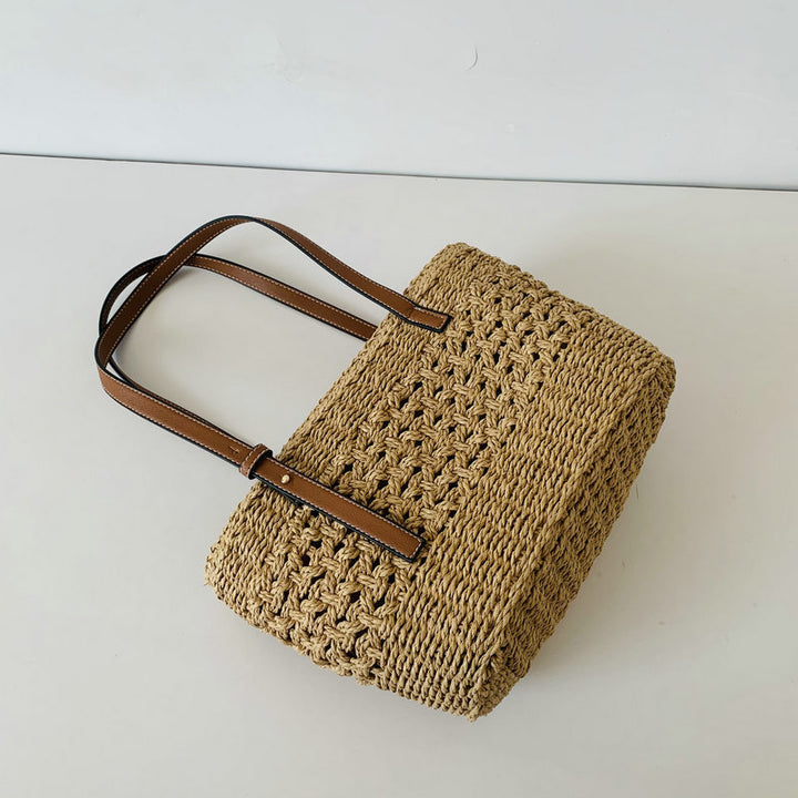 Handcrafted beach bag with high-quality leather handles Stornfield