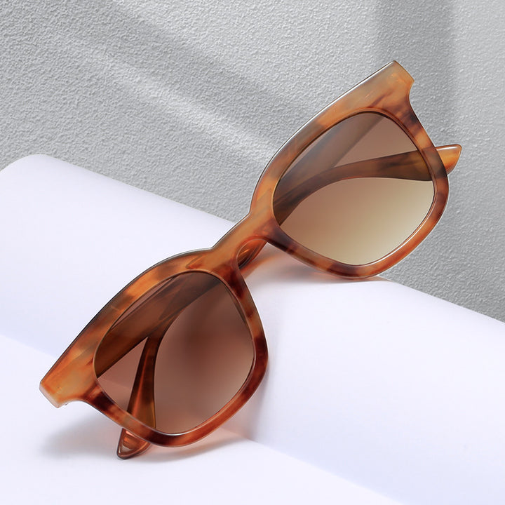 Ladies Fashionable Oversized Sunglasses with Luxurious Design Stornfield