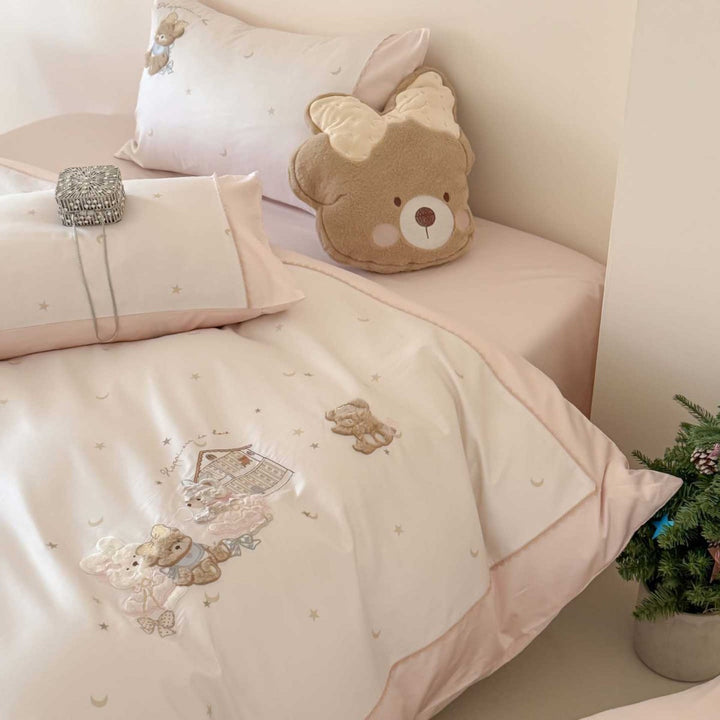 Luxurious children's bedding set made of cotton satin with teddy bear motif