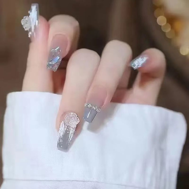 Artful nail designs with cat motif Stornfield