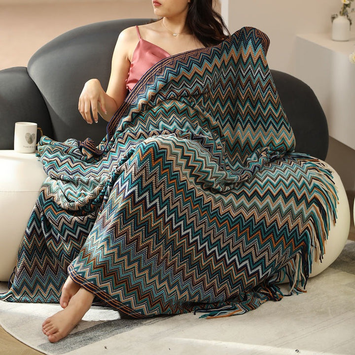 Stylish Zigzag Pattern Throw Blanket