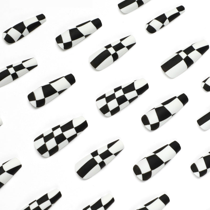 Nail set with stylish checkerboard pattern Stornfield