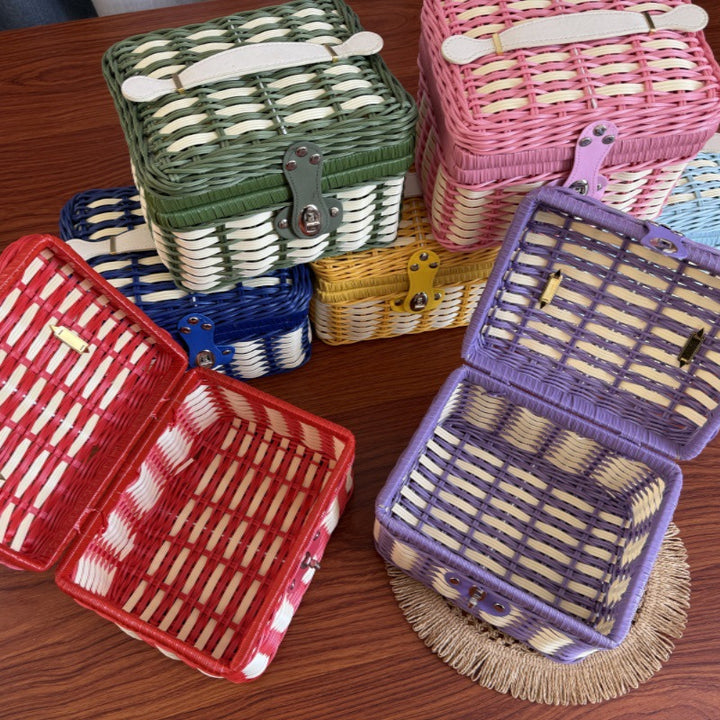 Vintage Picnic Storage Basket Stornfield