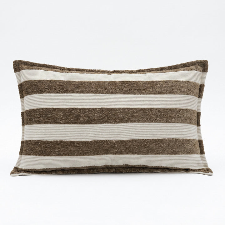 Decorative cushion with tassels