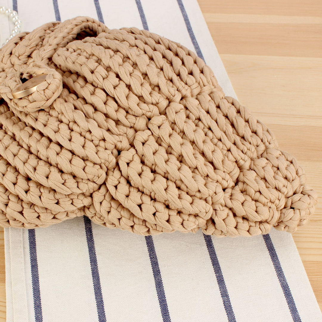 Elegant Handbag in Shell Design Stornfield