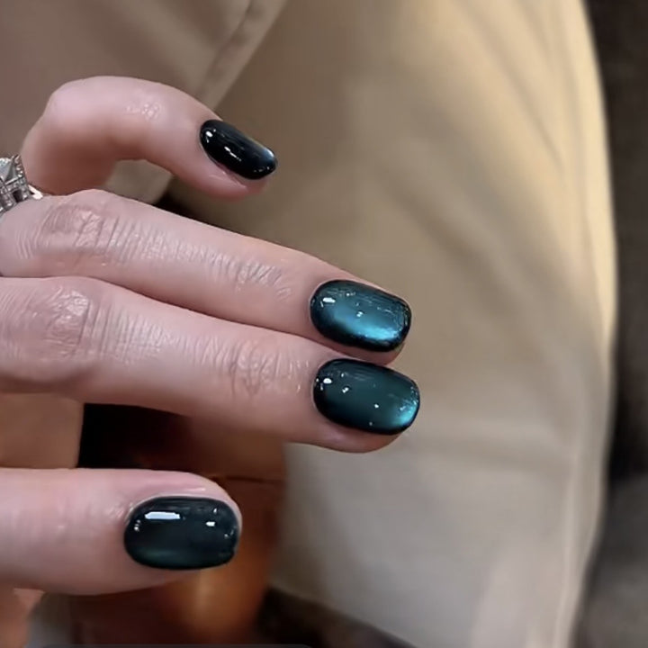 Glamorous Metallic Press-On Nails Stornfield