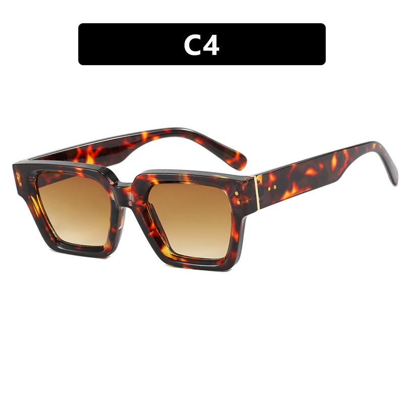 Women's trendy sunglasses in elegant oversized design Stornfield