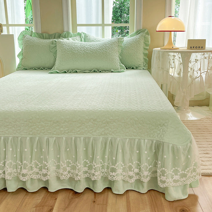 Luxurious Floral Ruffled Quilted Comforter Set