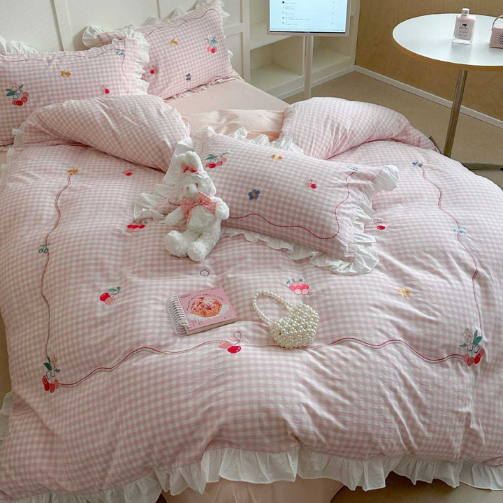 Ruffled Gingham Embroidered Duvet Cover Set with Scalloped Stitching and Pillow Shams