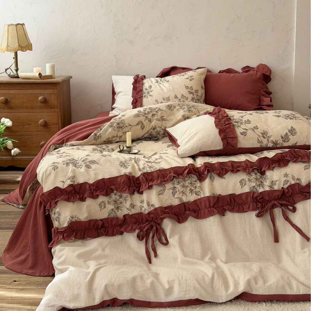 Bedding set made of cotton-linen mix with ruffles, ties and botanical print