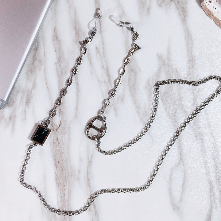 Elegant glasses holder chain with noble pendant Stornfield