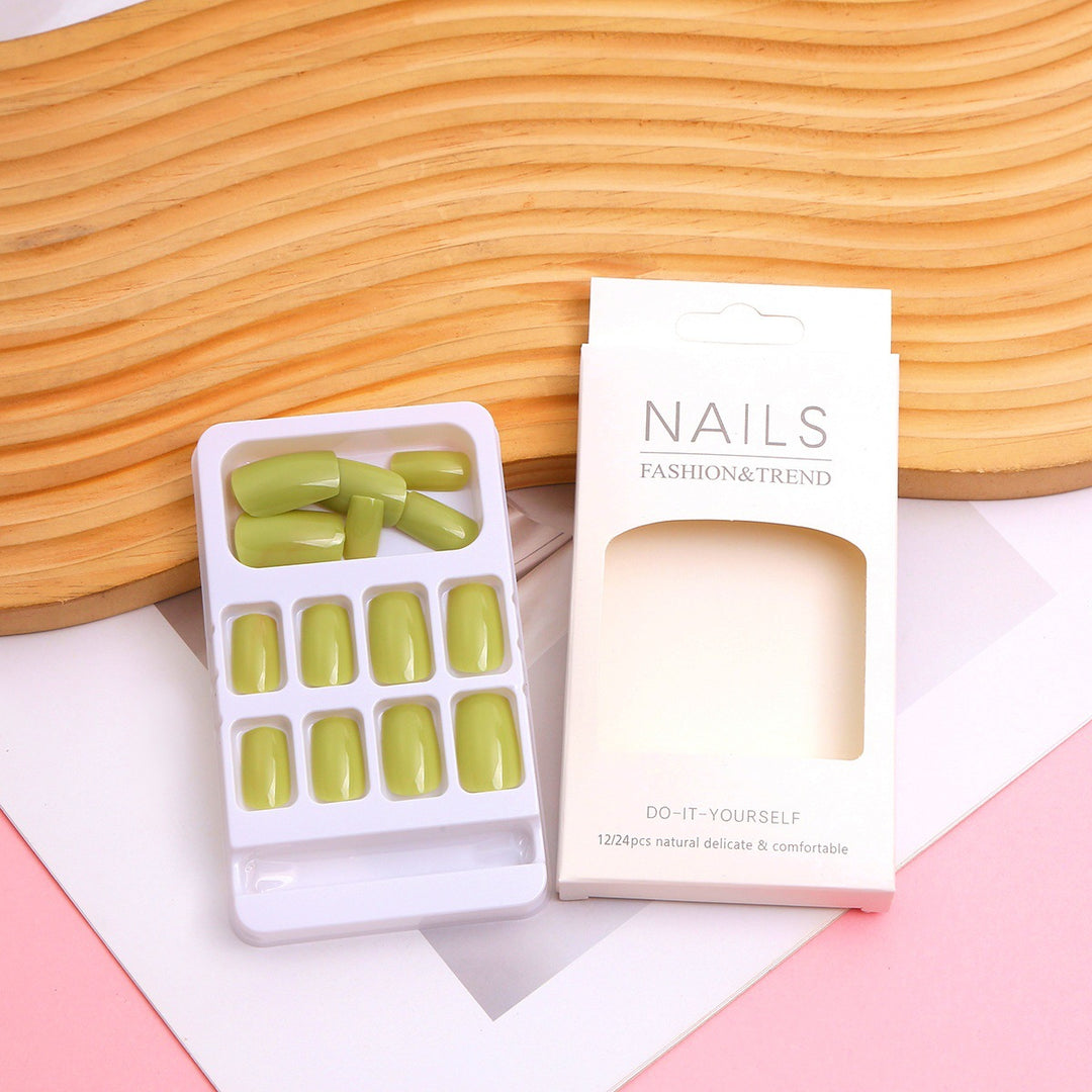 Glossy Press-On Nail Set with Almond Shape Stornfield