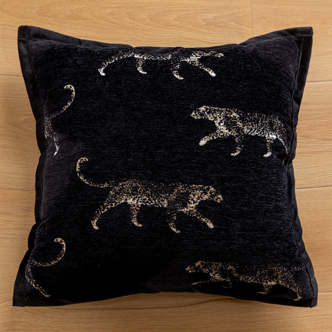 Luxurious cushion with panther design