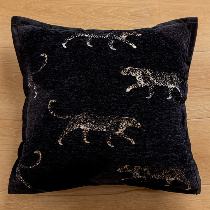 Luxurious cushion with panther design