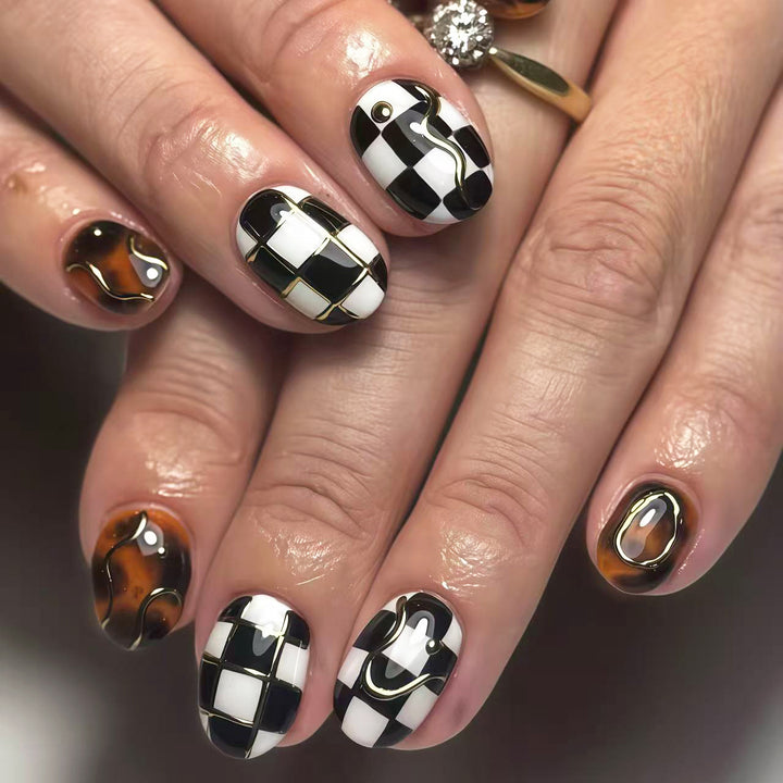 Decorative Press-On Nail Art Set with Checkered Design