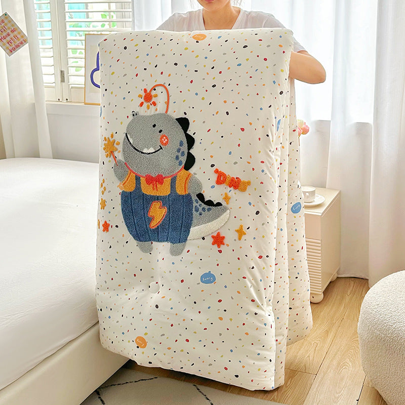 Children's quilt with appliquéd cat embroidery and hypoallergenic filling