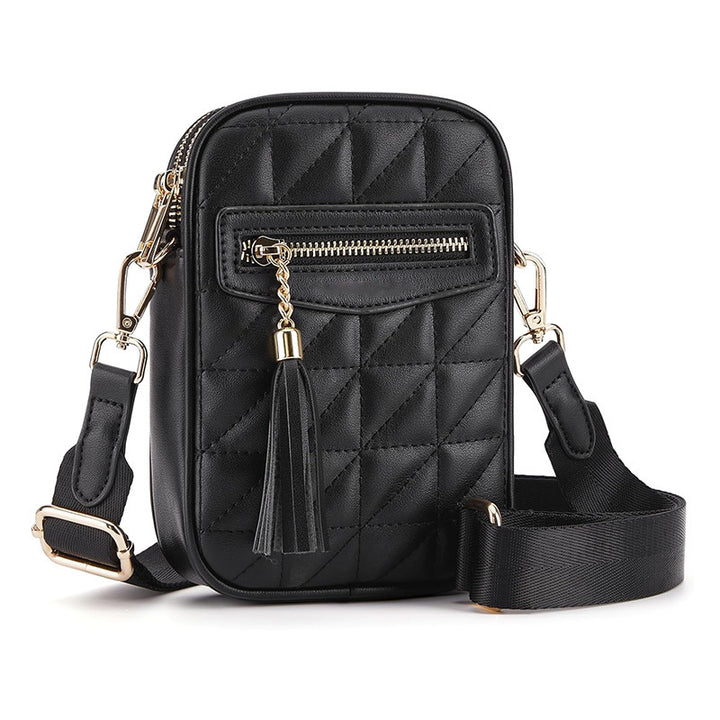 Stylish shoulder bag with quilted design and Stornfield pendant