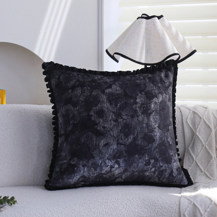 Decorative cushion with fringed border