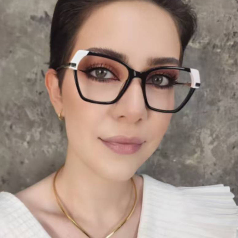 Ladies square sunglasses with elegant metal frame and protective UV filter Stornfield