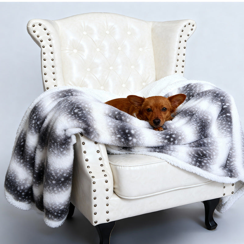 Women Cozy Dog Blanket with Soft Fleece and Modern Design Stornfield