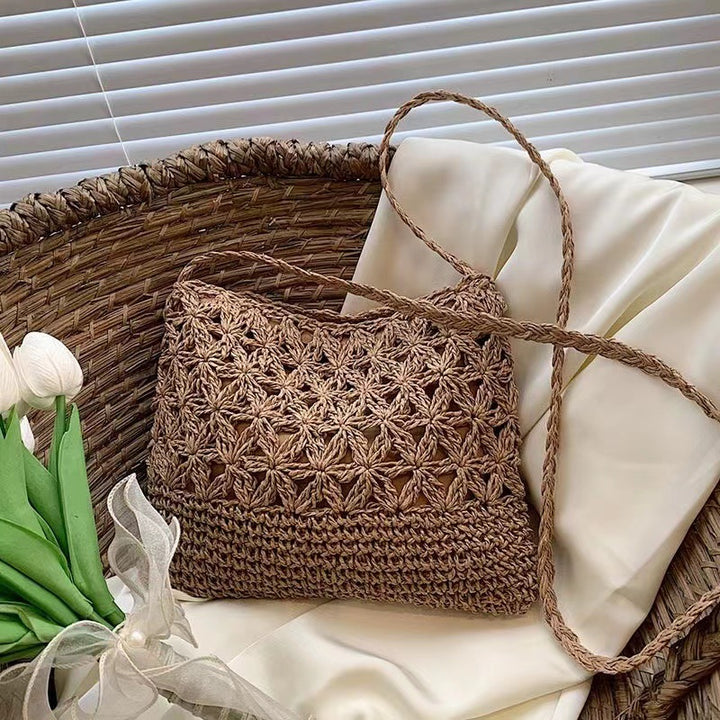 Handmade macrame bag with floral details Stornfield