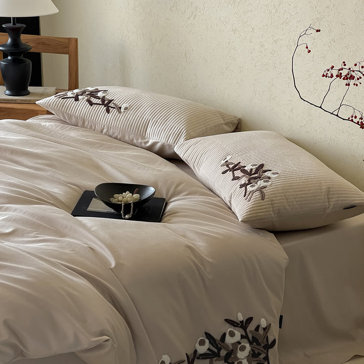 Quilted Ribbed Pillow Sham & Embroidered Duvet Cover Set