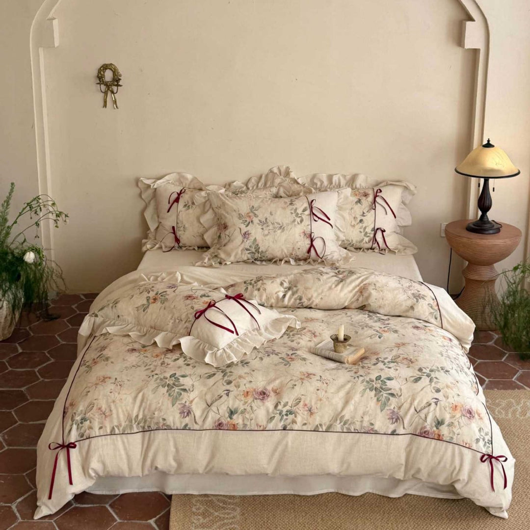 Bedding set with floral vintage linen look, ruffled pillow and bow tie