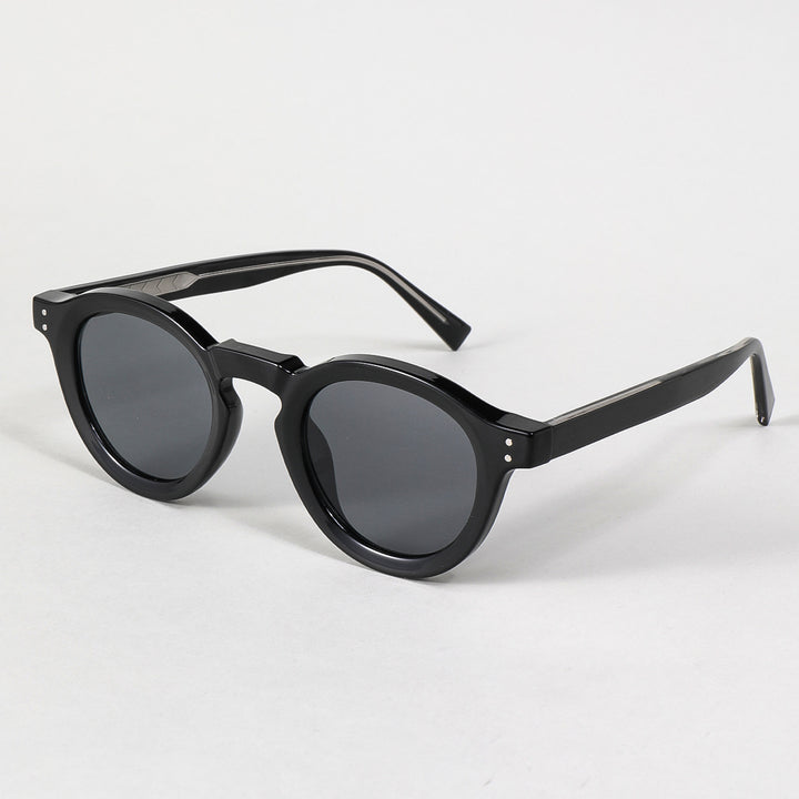 Ladies fashionable sunglasses in classic round style Stornfield