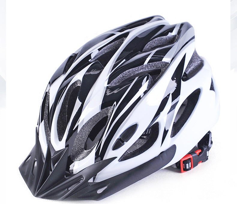 Bicycle helmet with aerodynamic design and optimal ventilation Stornfield