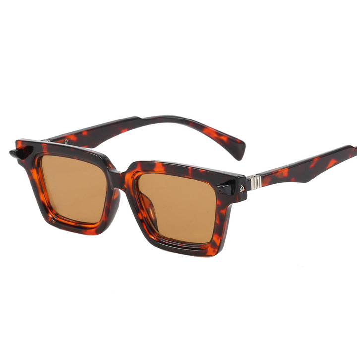 Women Vintage-inspired Sunglasses with Distinctive Frame Stornfield