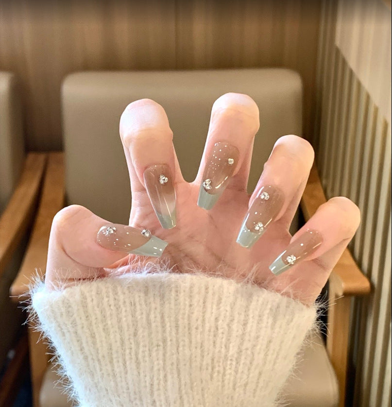 Artistic Press-On Nail Set with Star Design Stornfield
