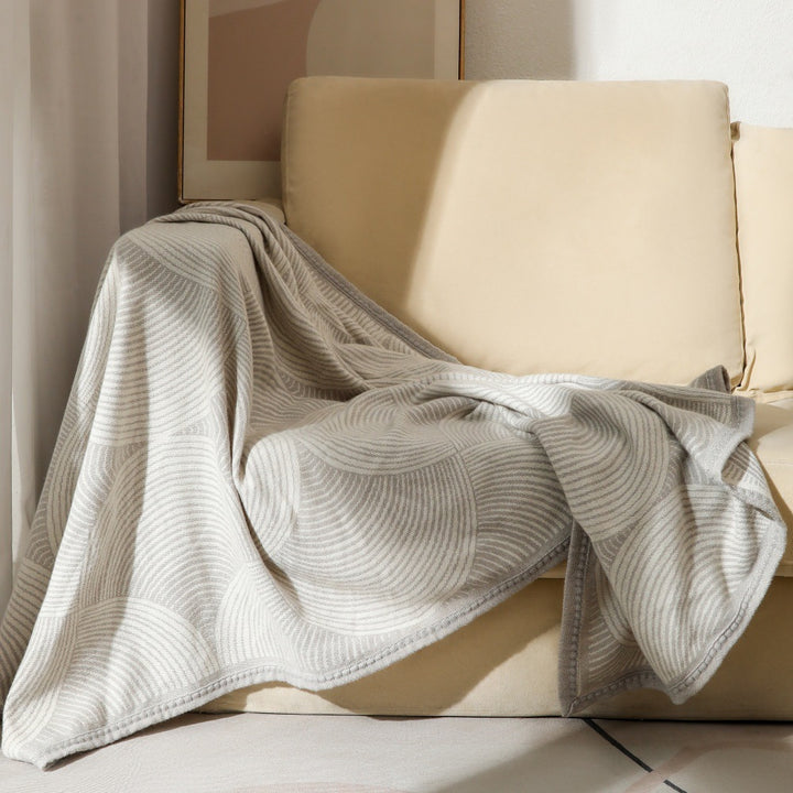Women's exclusive and cozy knit blanket with geometric pattern Stornfield